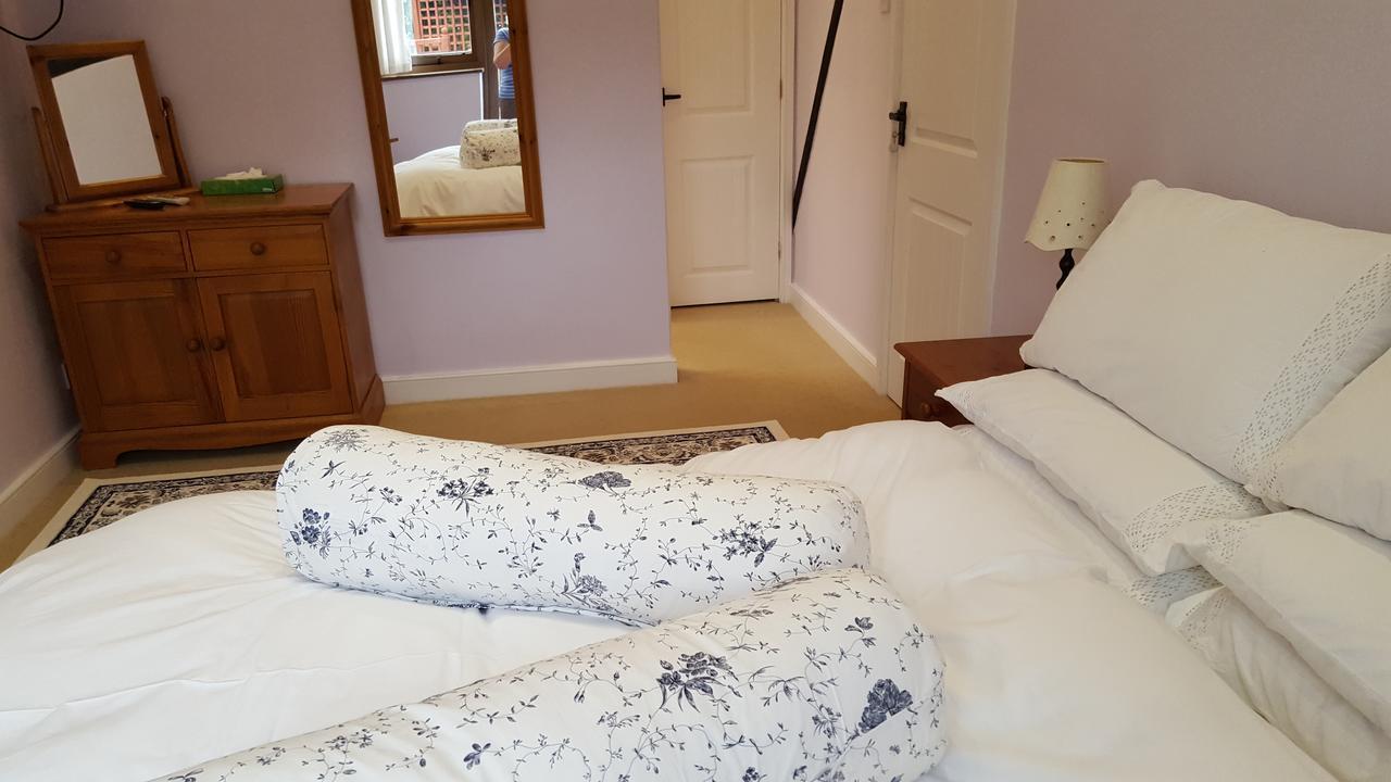 Follets B&B Pewsey Exteriör bild