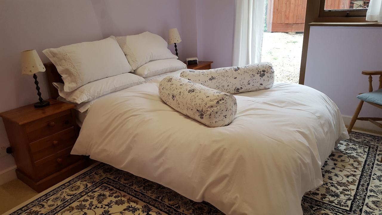 Follets B&B Pewsey Exteriör bild